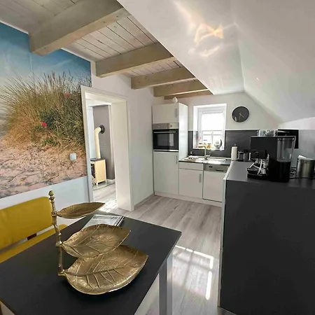 Huus An't Diek Holiday home Norden
